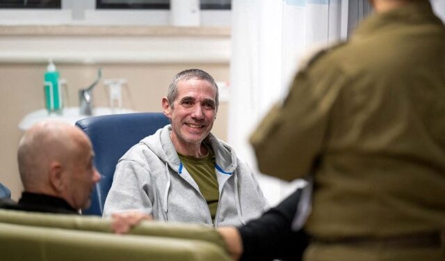 En imágenes: el conmovedor reencuentro de los rehenes argentinos de Hamás y su familia en Israel