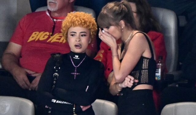 Taylor Swift le brindó ánimos a su novio desde la tribuna en el Super Bowl