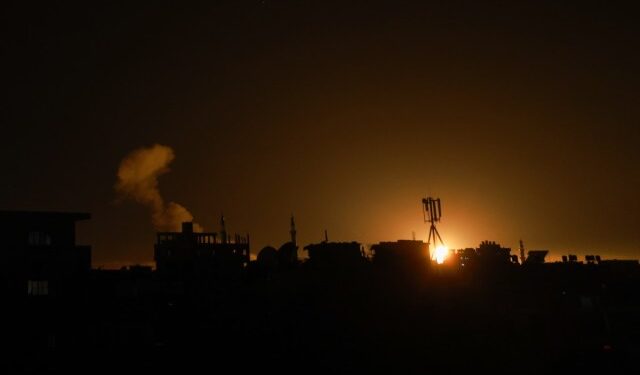 Bombardeos israelíes en abarrotada ciudad de Rafah habrían dejado múltiples muertos