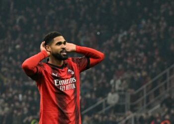 Magnífica jornada de Loftus Cheek acercó al Milan a octavos