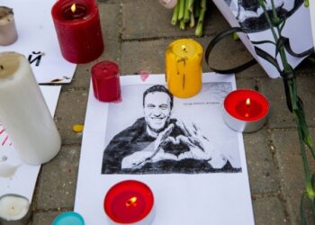 Equipo de Navalni acusó a Rusia de retener sus restos para cubrir sus huellas