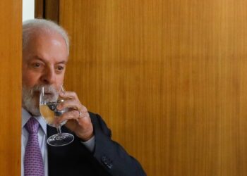 Blinken aterrizó en Brasilia para encontrarse con Lula