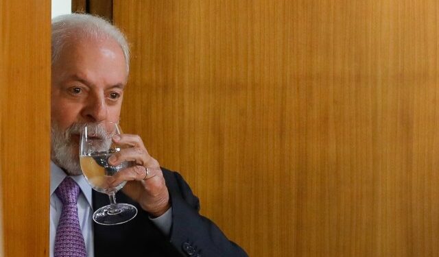 Blinken aterrizó en Brasilia para encontrarse con Lula