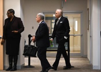 Republicanos interrogaron al hermano de Biden por investigación de juicio político