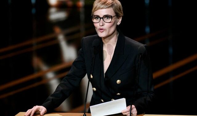 Actriz denunció en los premios César que el cine no debe encubrir “un tráfico ilícito de chicas”