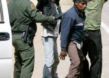 Arizona sigue el ejemplo de Texas al avanzar con proyecto que convierte la migración irregular en un delito estatal