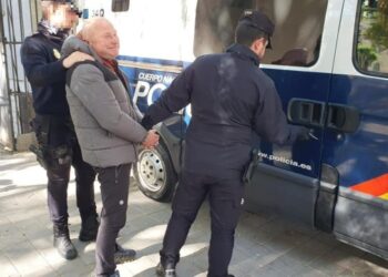 La estafa del “gastrojeta”: hombre suma más de 30 comidas sin pagar en España simulando infartos