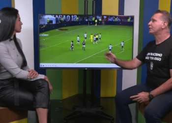 Árbitros explicarán decisiones del VAR por megafonía en estadios de Brasil