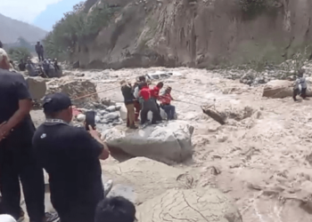 La caída de una camioneta a un río provocó la muerte de seis personas en Lima