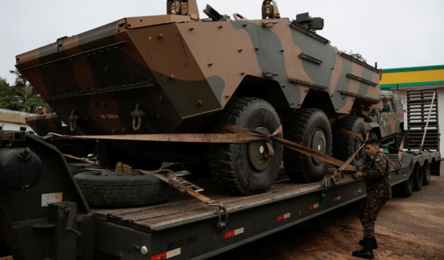 Militares brasileños reforzaron sus fronteras con Venezuela y Guyana