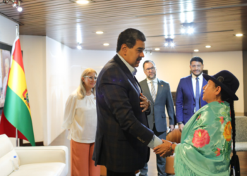 Nicolás Maduro recibió en Caracas a la canciller de Bolivia