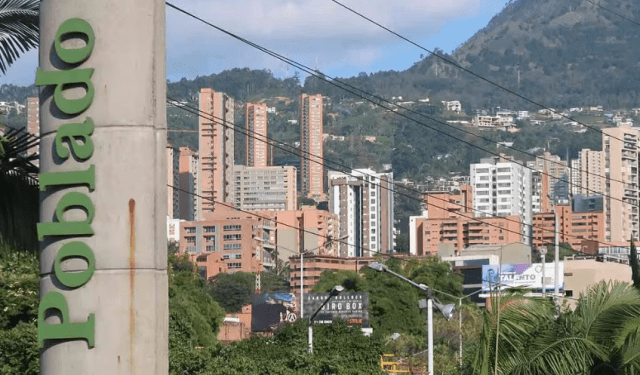 Venezolano fue apuñalado junto a su novio estadounidense en exclusivo barrio de Medellín