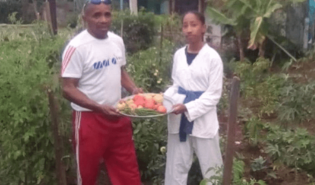 Un puñado de cebollas y tomates, el humillante “premio” del régimen cubano para una taekwondoca