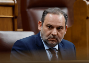 Presunta corrupción que salpica a un exministro socialista tensa debate político en España