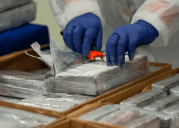 Incautan más de 400 kilos de cocaína que transportaba un camión en Ecuador