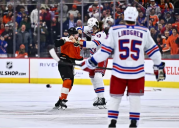 EN VIDEO: dos jugadores protagonizaron una de las peleas más salvajes de la Liga Nacional de Hockey