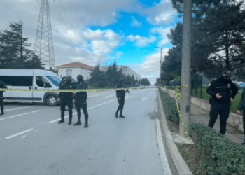 Un hombre tomó una fábrica de Turquía y tiene siete rehenes como protesta por la guerra en Gaza