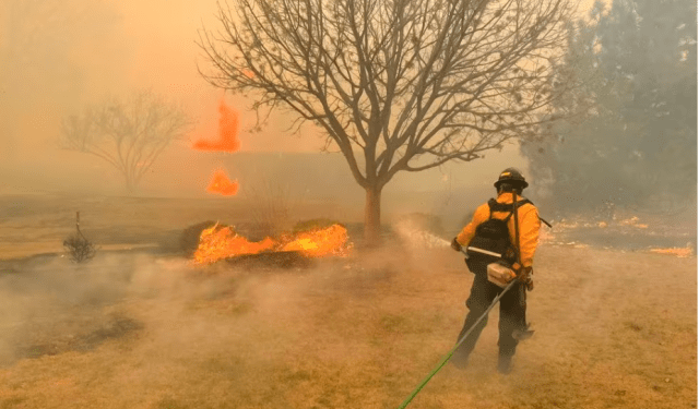 Texas, en estado de emergencia ante el segundo mayor incendio de su historia