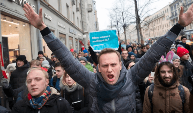 “La esperanza ha muerto”: conmoción entre los jóvenes de Moscú por la muerte de Navalni