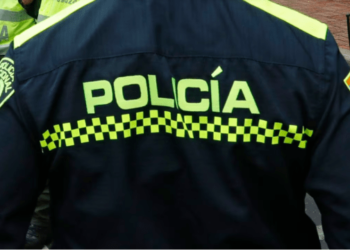 Presos escaparon de estación de Policía en Medellín: asesinaron a un uniformado y dejaron a otro herido