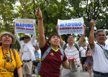 Venezolanos en Argentina piden que Milei endurezca su política en contra del chavismo