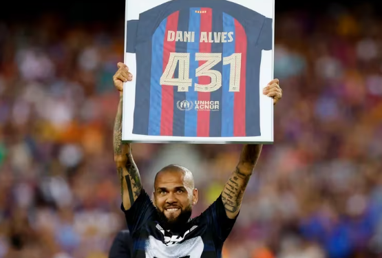 La histórica decisión que tomó el Barcelona con Dani Alves tras su condena por agresión sexual