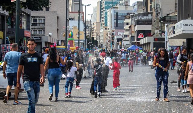 EN FOTOS: Caraqueños aprovecharon las calles para disfrutar del Carnaval