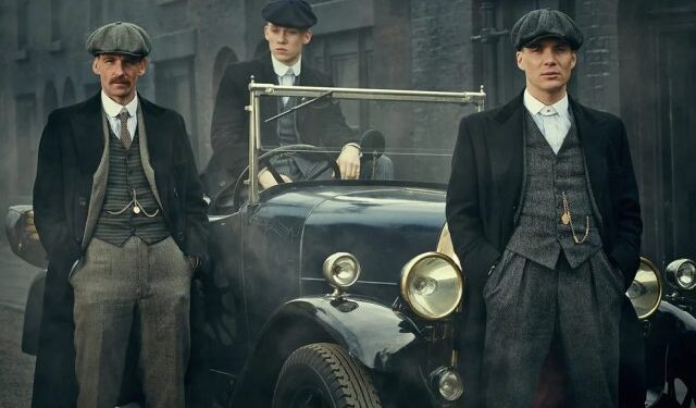 Actor de “Peaky Blinders” luce irreconocible tras admitir posesión de drogas