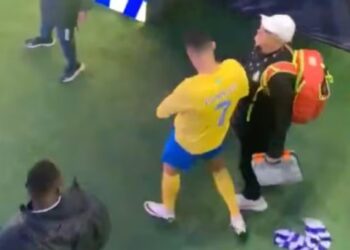 El repudiable gesto de Cristiano Ronaldo con un hincha tras perder contra Al Hilal (VIDEO)