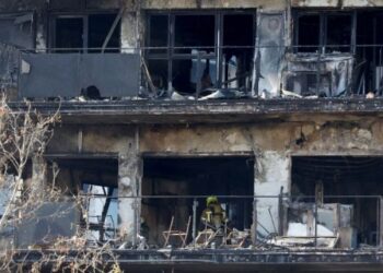 El valiente conserje que salvó muchas vidas en el incendio de Valencia rompió el silencio
