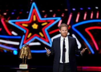 El príncipe Harry reaparece en Las Vegas con un irónico discurso en el que no menciona a su padre