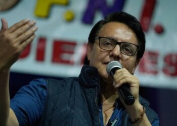 Arma usada en el asesinato del candidato presidencial Fernando Villavicencio salió de Perú, según investigación periodística