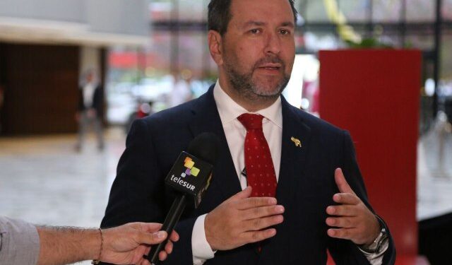 Yván Gil se quejó con la diplomacia de EEUU luego que pidiera la liberación de Rocío San Miguel