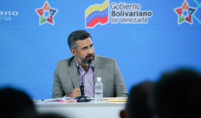 Nicolás Maduro sacó a Jorge Arreaza del ministerio de Comunas y nombró a Guy Vernáez