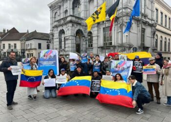 Venezolanos en Bruselas alzaron su voz en apoyo a María Corina Machado este #4Feb (Imágenes)