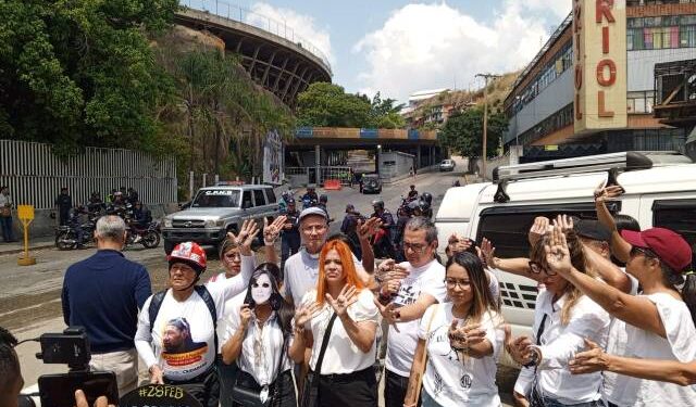 Manifestación a las afueras de El Helicoide en apoyo a Rocío San Miguel este #28Feb (Fotos)