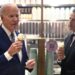 Surrealista: Biden habló sobre el alto al fuego en Gaza mientras se comía un helado (VIDEO)