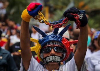 “Elecciones amañadas” y “autoritarismo arraigado”: El declive de la libertad a nivel mundial se acentuó en 2023