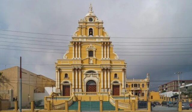 Robaron la corona de la Virgen de la Milagrosa en Maracaibo