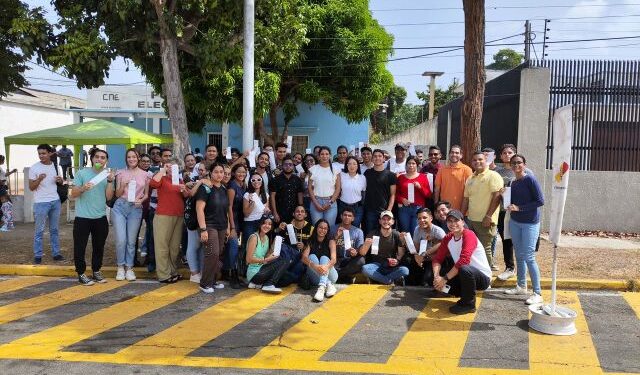 Voto Joven y ucabistas en Bolívar movilizan a nuevos electores para su inscripción en el REP