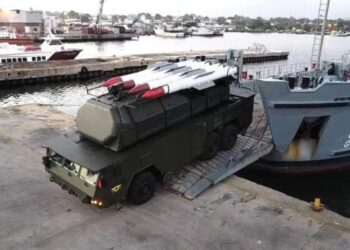 Entre hermetismo y bromas: Así se sintió el ambiente en Güiria tras la llegada del sistema de defensa antiaérea