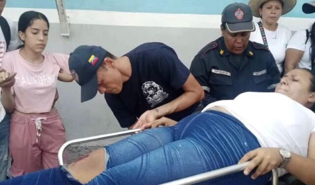 Drama en las Ferias de Calabozo: Una maestra fallecida y siete heridos por embestida de un toro durante desfile