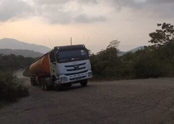 Conductores temen por sus vidas: Exigen reparación urgente de la vía El Vallado en Táchira