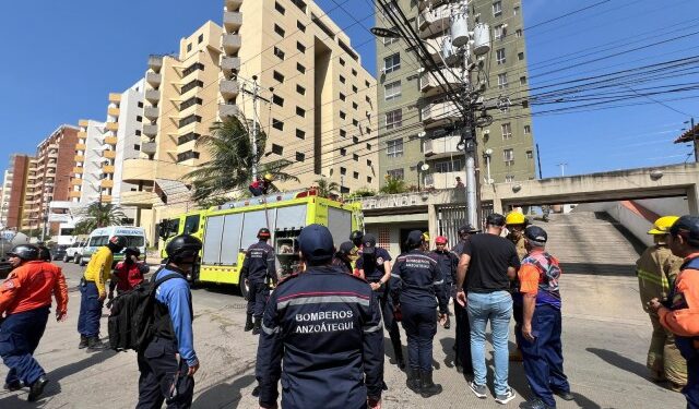 Bomberos controlan incendio en residencias en Lechería: No se reportan heridos