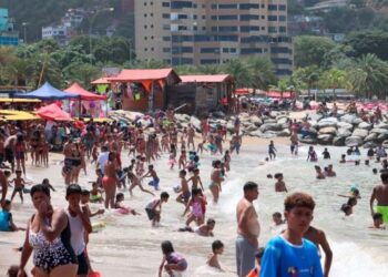 Carnavales “iluminaron” a La Guaira, mientras la crisis apaga la calidad de vida en el estado