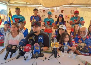 Ángel Padrón, el héroe de la Serie del Caribe 2024, regresa a su pueblo natal en Táchira en medio de ovaciones