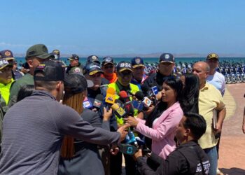 Remigio Ceballos se estrenó como “padrino” en Sucre y ni siquiera dejó que los periodistas preguntaran