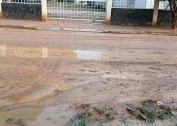 En sector Colinas del Neverí de Barcelona exigen soluciones definitivas a múltiples problemas