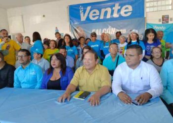 En Falcón organizan comandos y la red 600K en apoyo de María Corina Machado