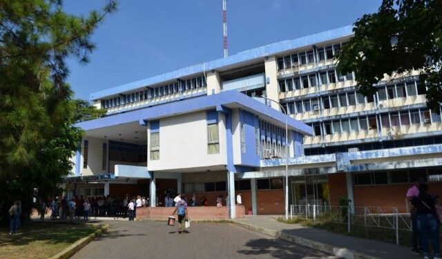 En hospital de Guárico trasladan a pacientes en el mismo ascensor que se usa para la basura